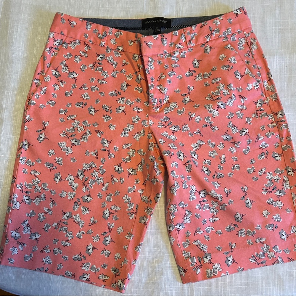 Banana Republic Floral Pink women’s Shorts